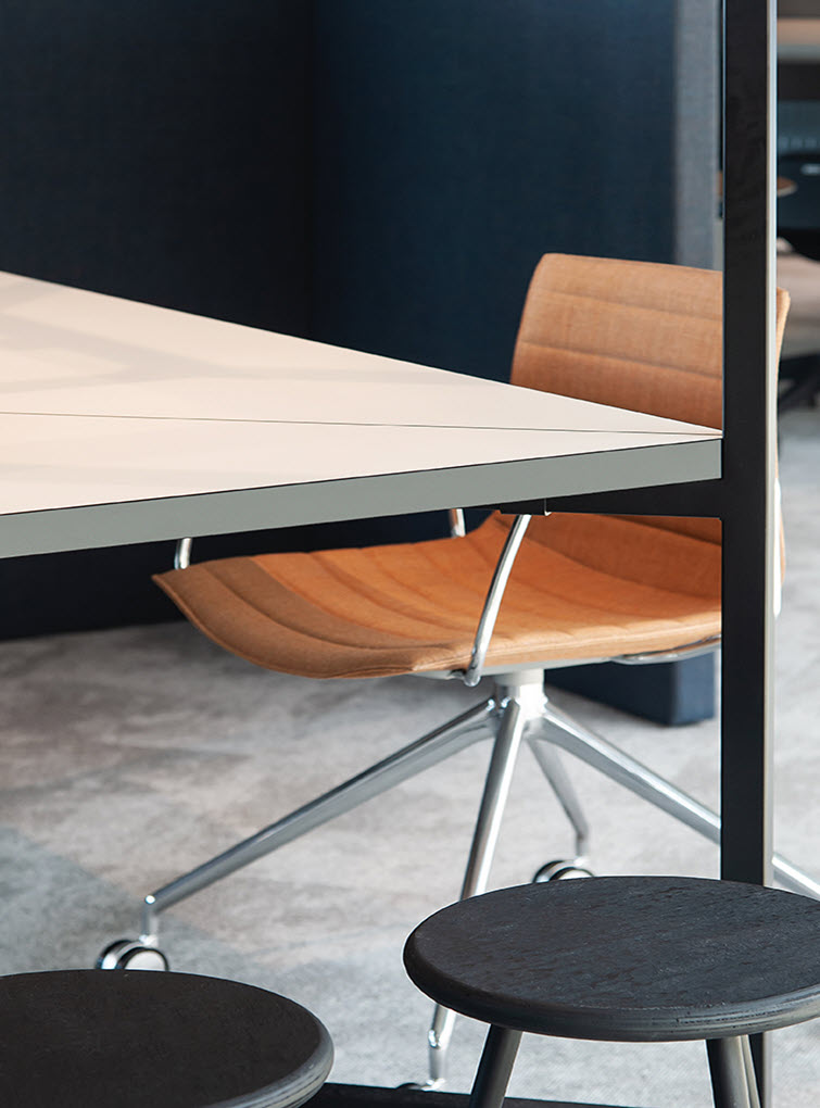 Table top in Front white HPL from the Unilin Decorative Range